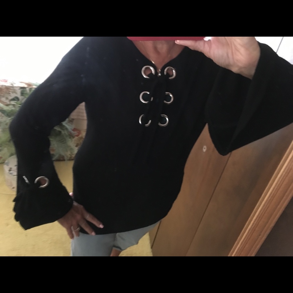 INC- Top Soft and Cozy. M. EUC